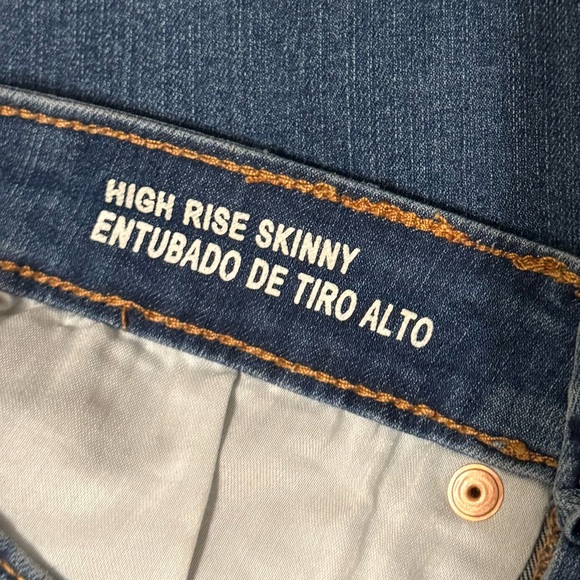 Distressed jeans - Picture 6 of 6